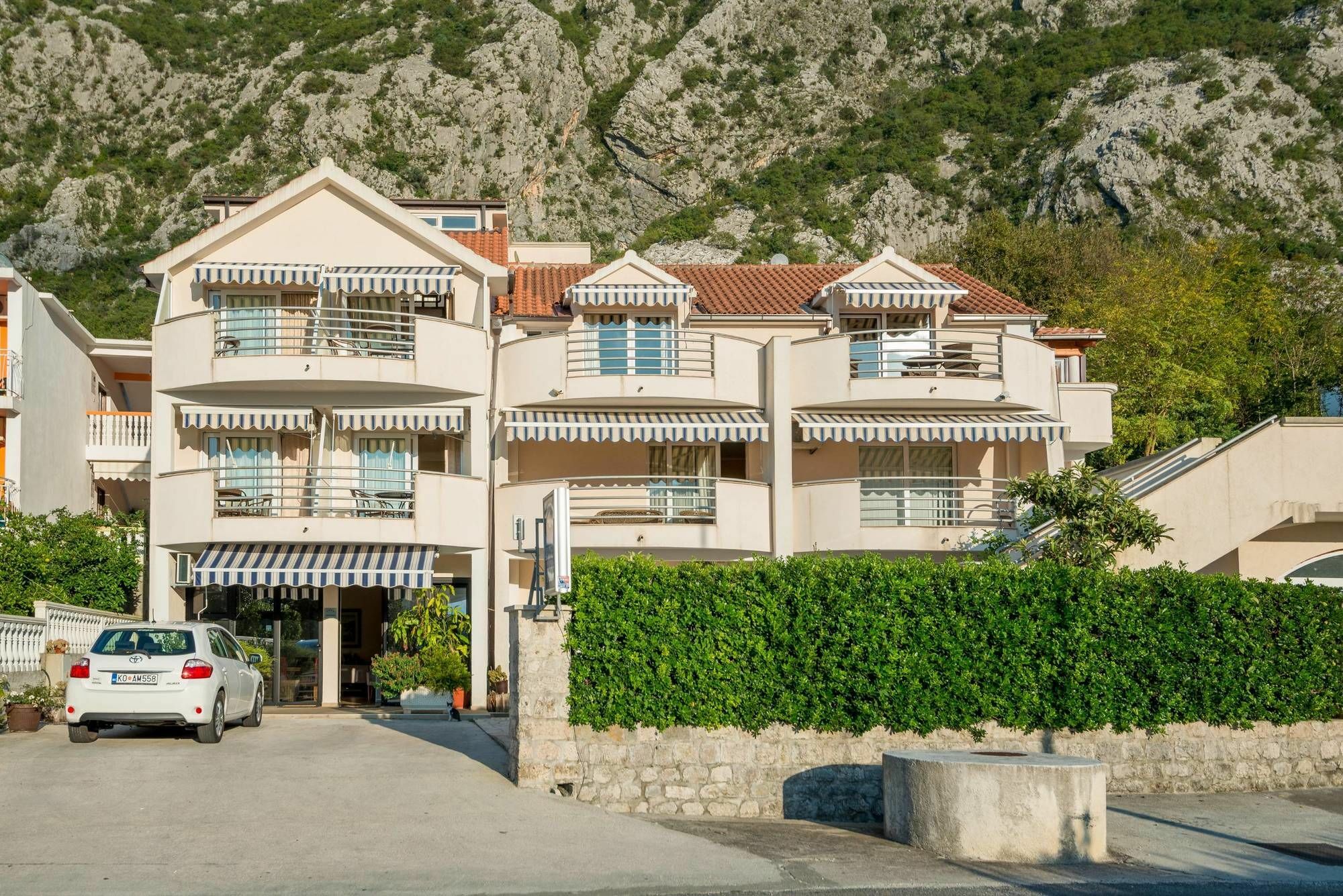 קוטור Apartments Ivardic מראה חיצוני תמונה